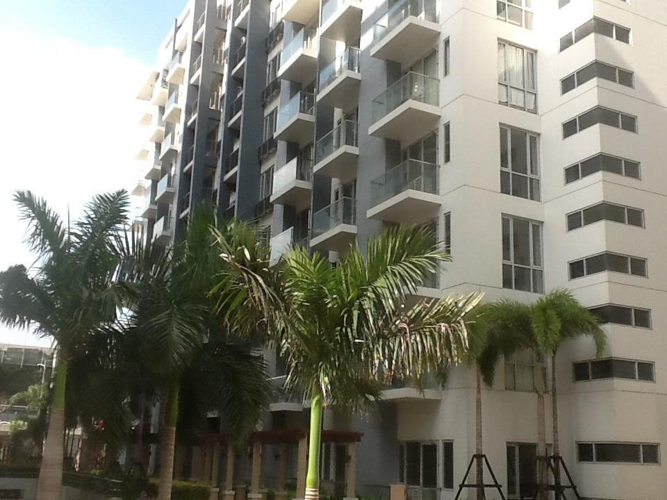 Palm Tree Genlex Condo Manila Esterno foto