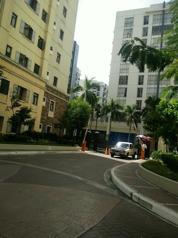 Palm Tree Genlex Condo Manila Esterno foto