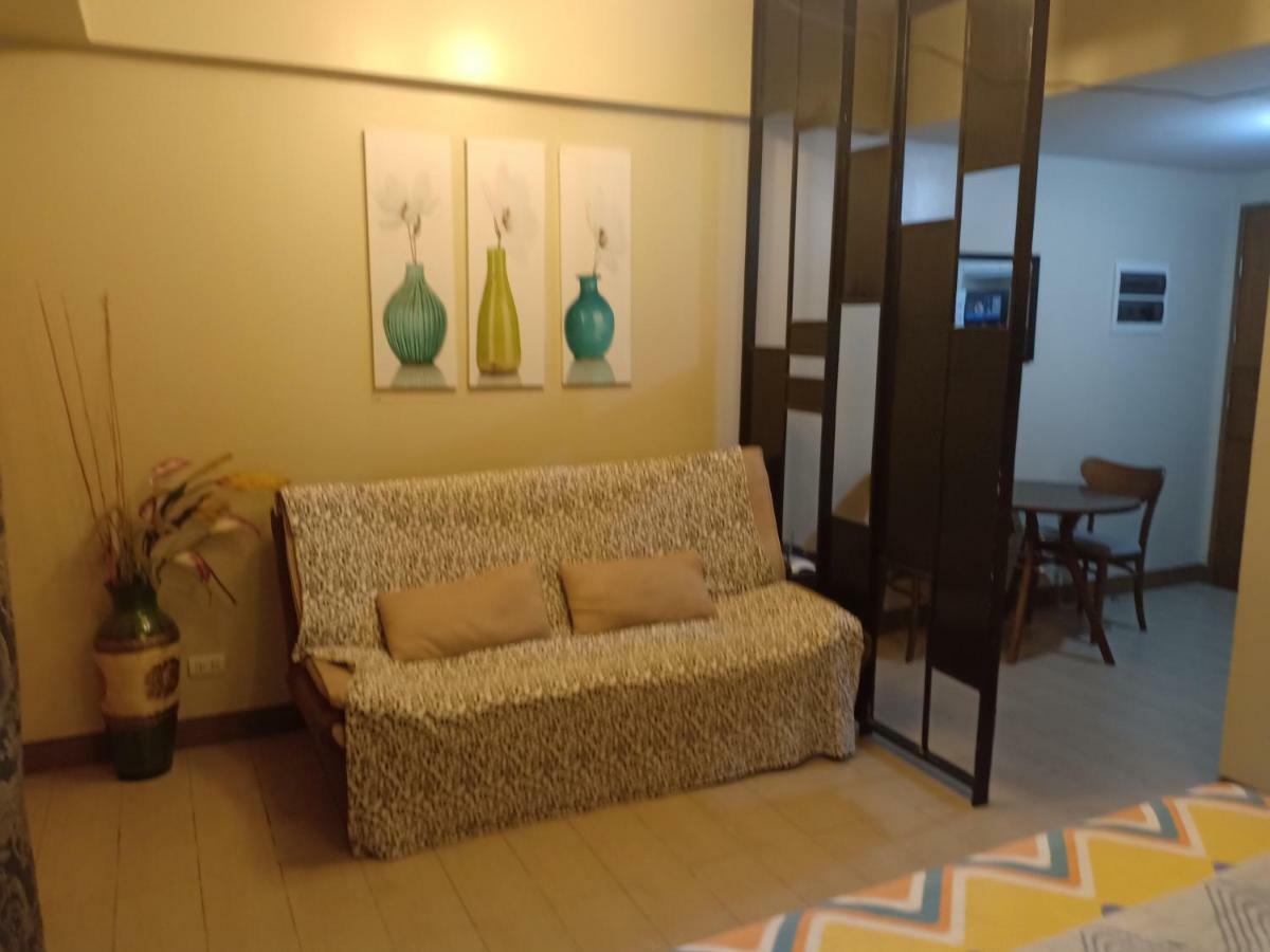 Palm Tree Genlex Condo Manila Esterno foto